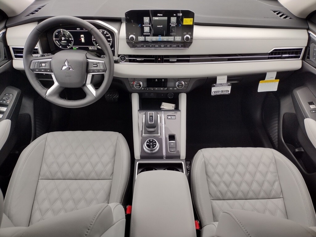 2025 Mitsubishi Outlander SEL Platinum GT photo 2