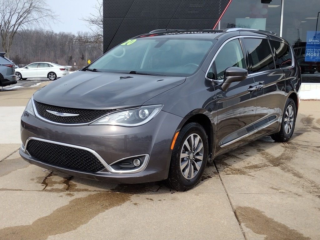 2020 Chrysler Pacifica Touring L Plus