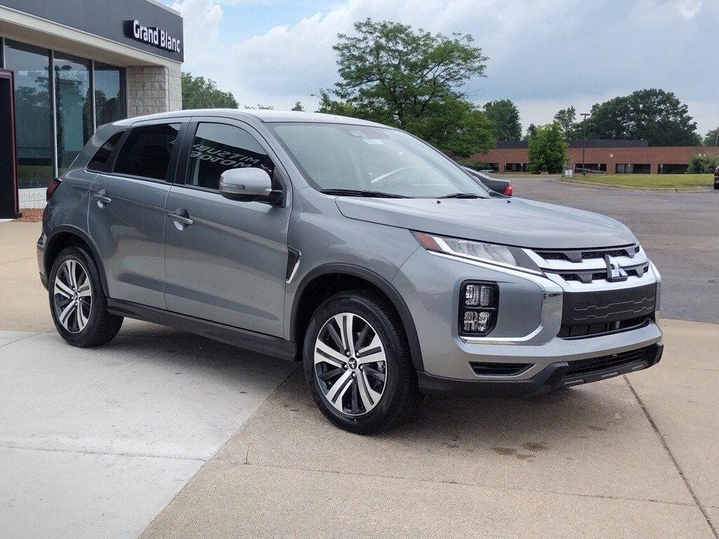 2025 Mitsubishi Outlander Sport SE photo 3