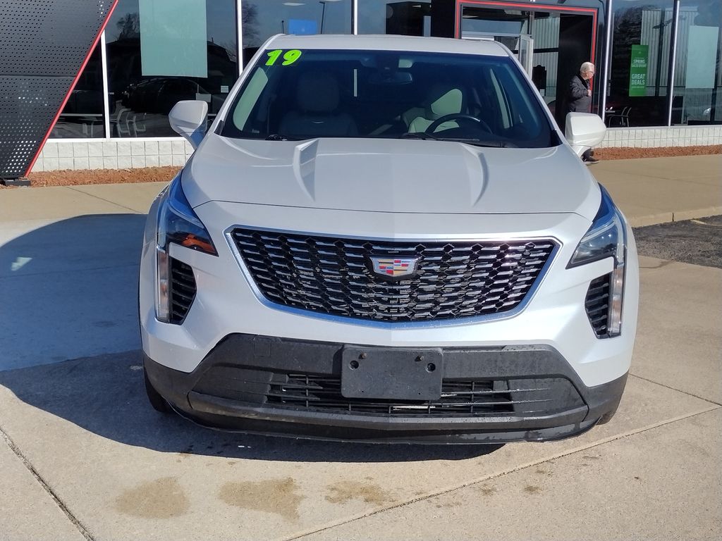 Used 2019 Cadillac XT4 Luxury with VIN 1GYFZBR44KF217241 for sale in Grand Blanc Township, MI