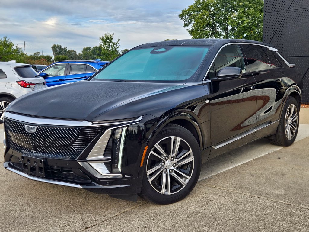 Used 2024 Cadillac LYRIQ Luxury 2 with VIN 1GYKPRRL0RZ117442 for sale in Grand Blanc Township, MI