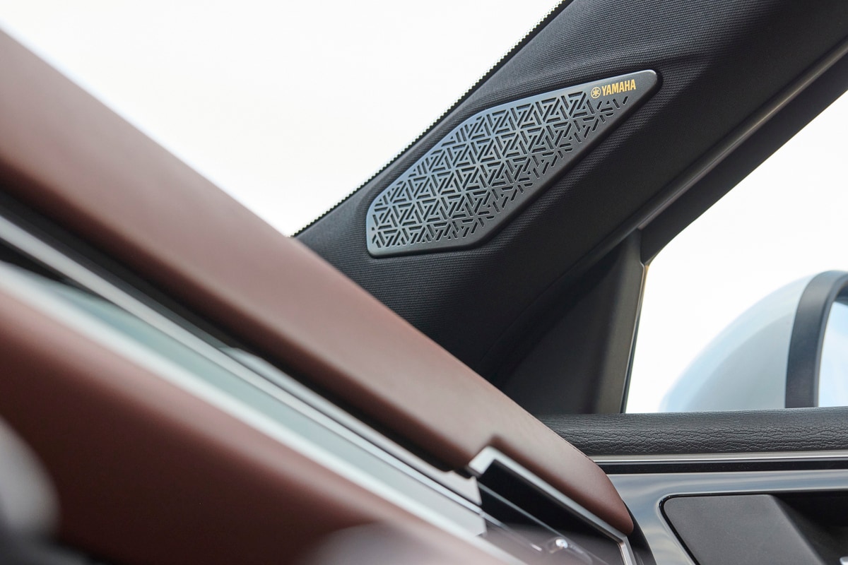 2026 Mitsubishi Outlander Yamaha premium audio speaker Grand Blanc Mitsubishi