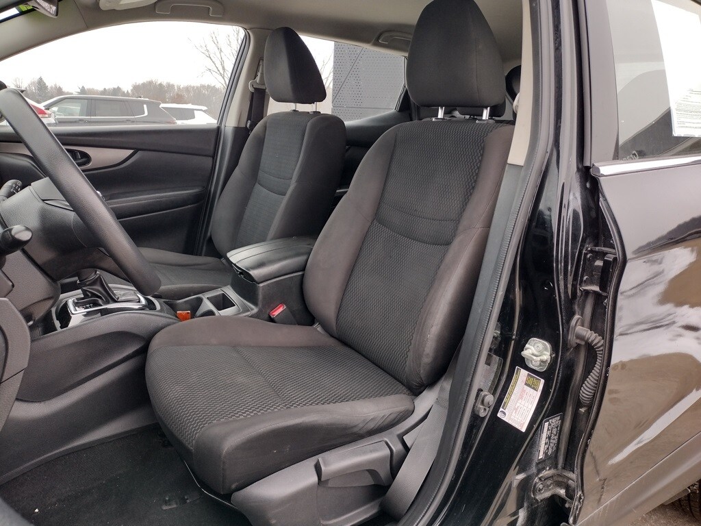 Certified 2020 Nissan Rogue Sport S with VIN JN1BJ1CV5LW271949 for sale in Grand Blanc Township, MI