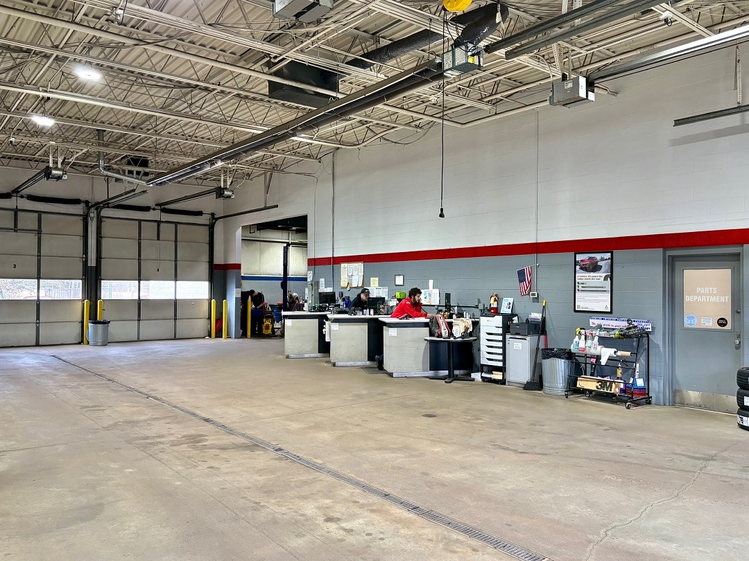 Grand Blanc Mitsubishi Service Lane serving Lapeer and East Michigan