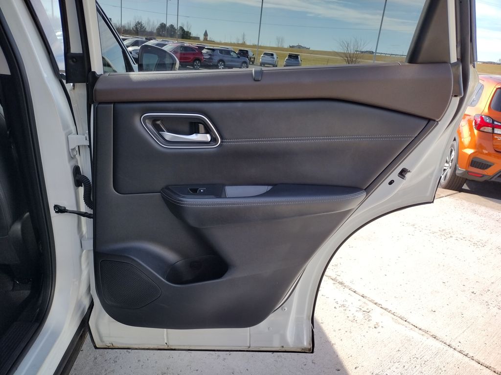 2023 Nissan Rogue Platinum - Photo 25