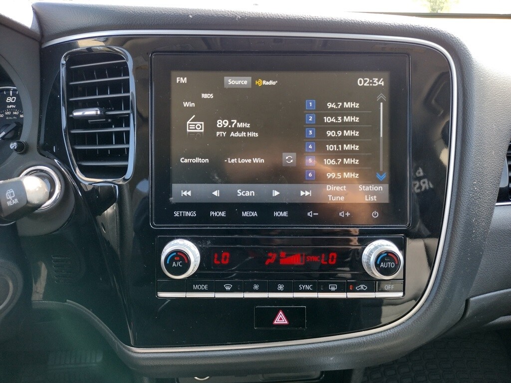 2020 Mitsubishi Outlander SE photo 3