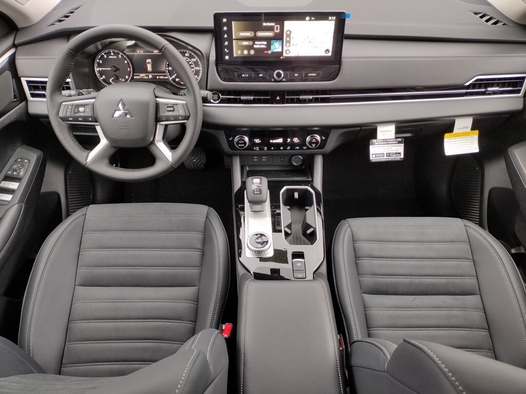 2025 Mitsubishi Outlander SE Ralliart photo 2