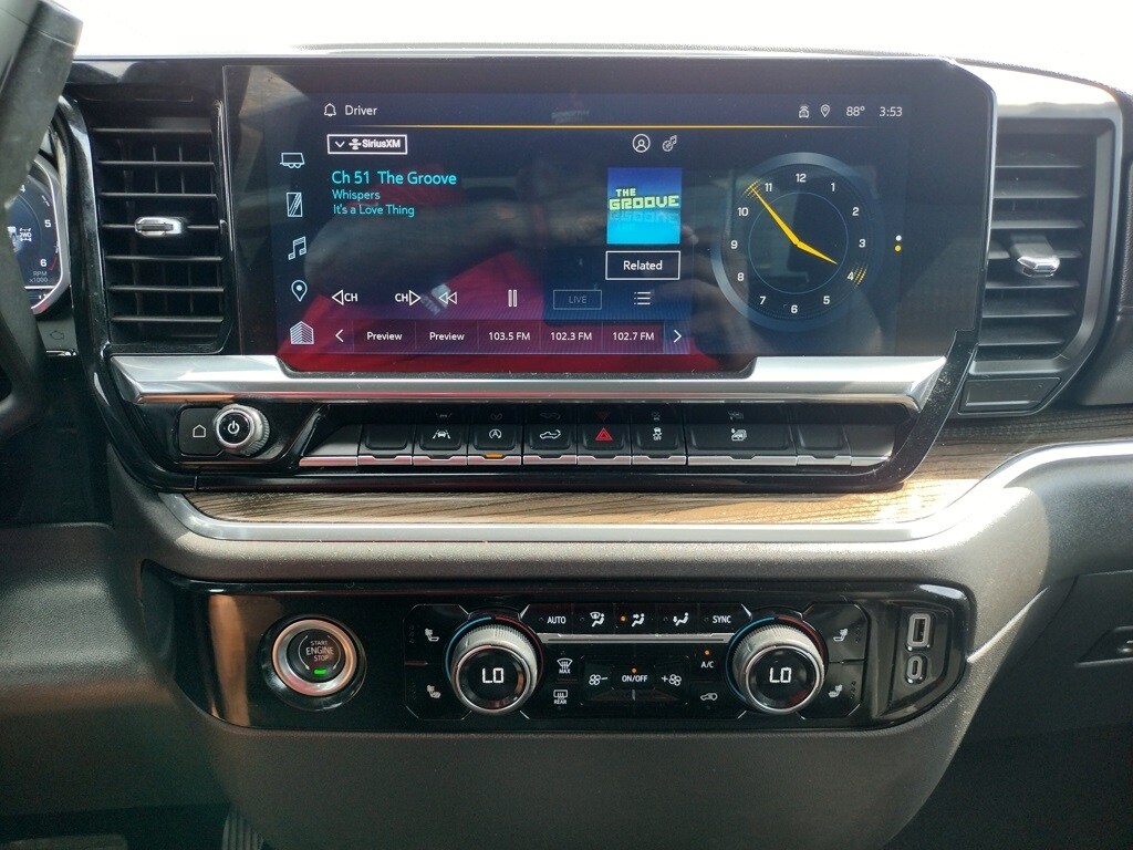 2023 Chevrolet Silverado 1500 LT photo 2