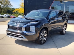 2025 Mitsubishi Outlander SE SUV