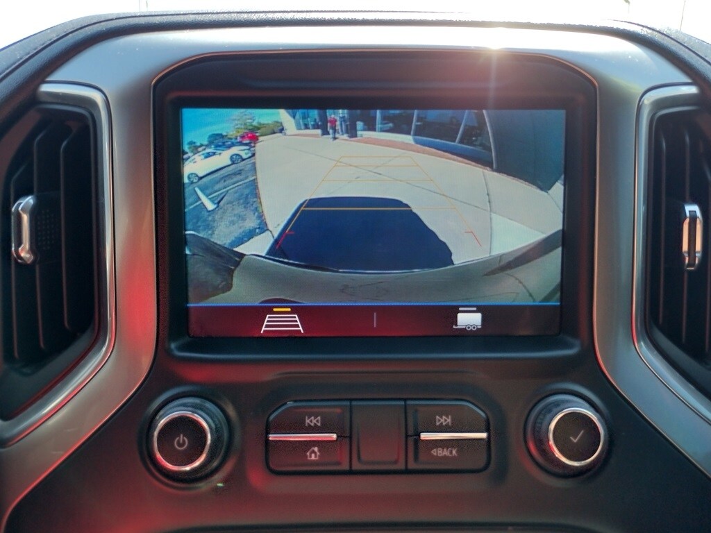 2022 Chevrolet Silverado 1500 LT photo 4