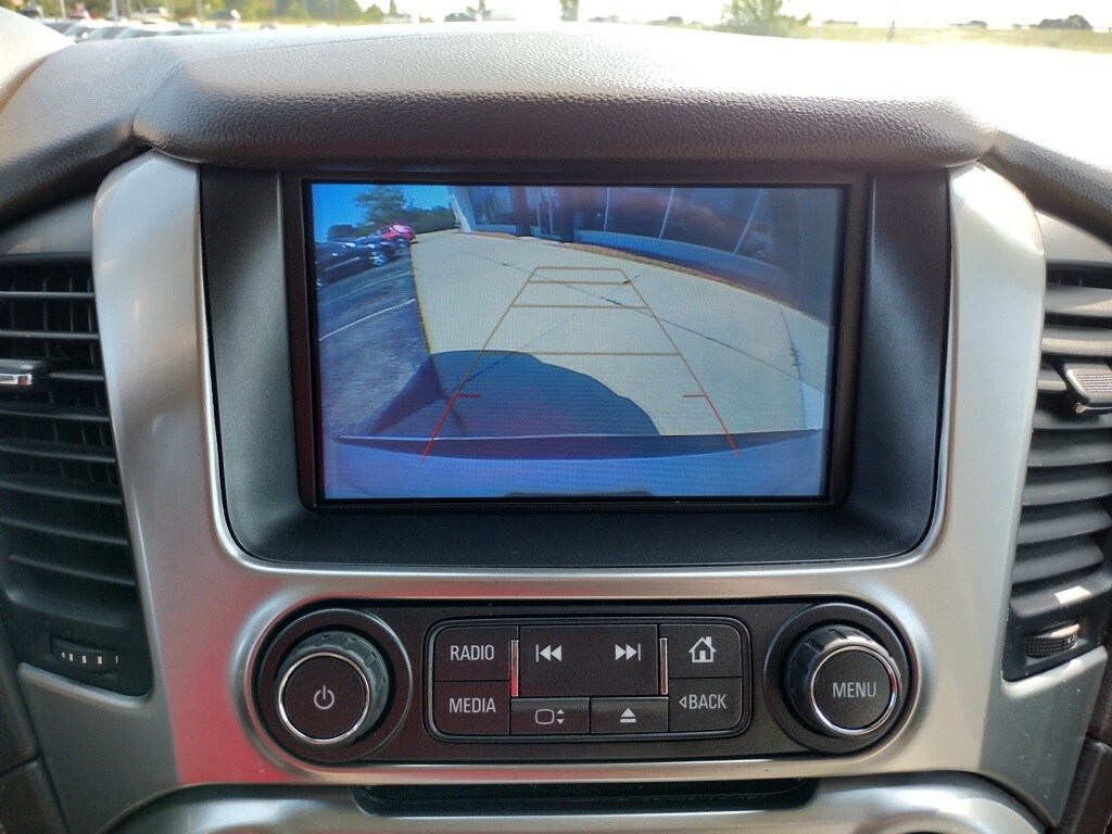 2019 Chevrolet Suburban Premier photo 3