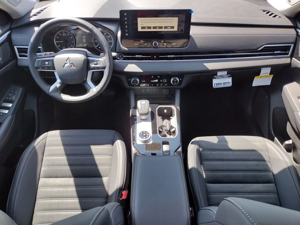 New 2026 Mitsubishi Outlander SE SUV