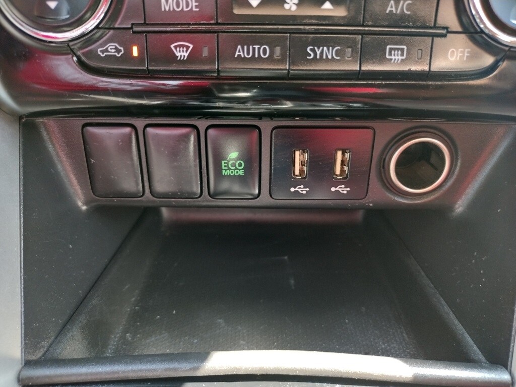 2022 Mitsubishi Eclipse Cross SE photo 4
