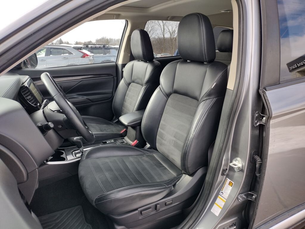 Used 2020 Mitsubishi Outlander SE CUV