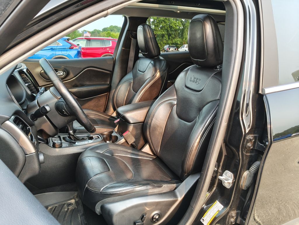 Used 2019 Jeep Cherokee Limited with VIN 1C4PJMDN7KD250520 for sale in Grand Blanc Township, MI