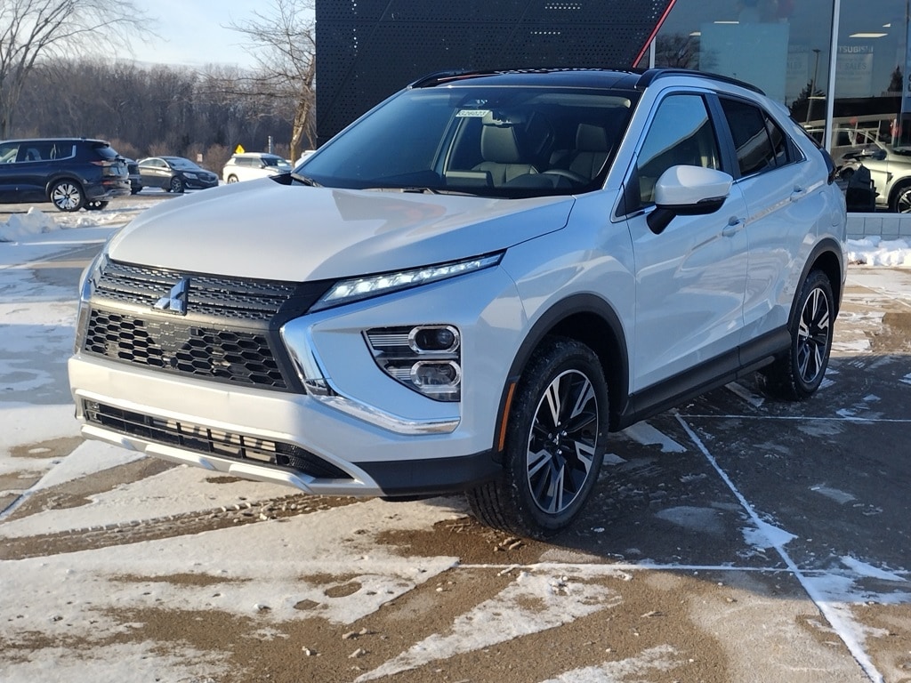 2026 Mitsubishi Eclipse Cross SE's photo