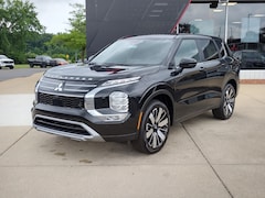 2025 Mitsubishi Outlander SE SUV