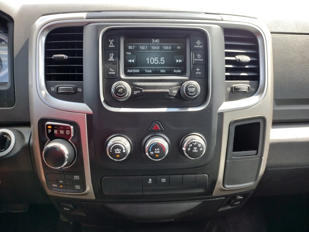 2016 Ram 1500 SLT photo 2