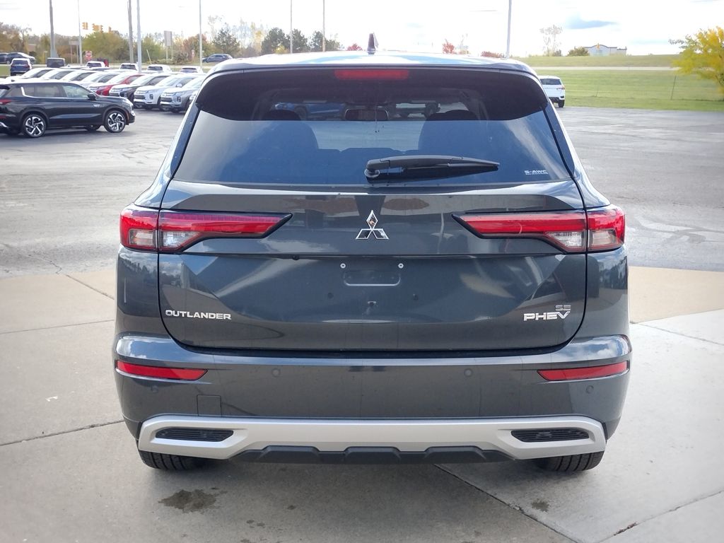 2025 Mitsubishi Outlander Plug-in Hybrid SE - Photo 17