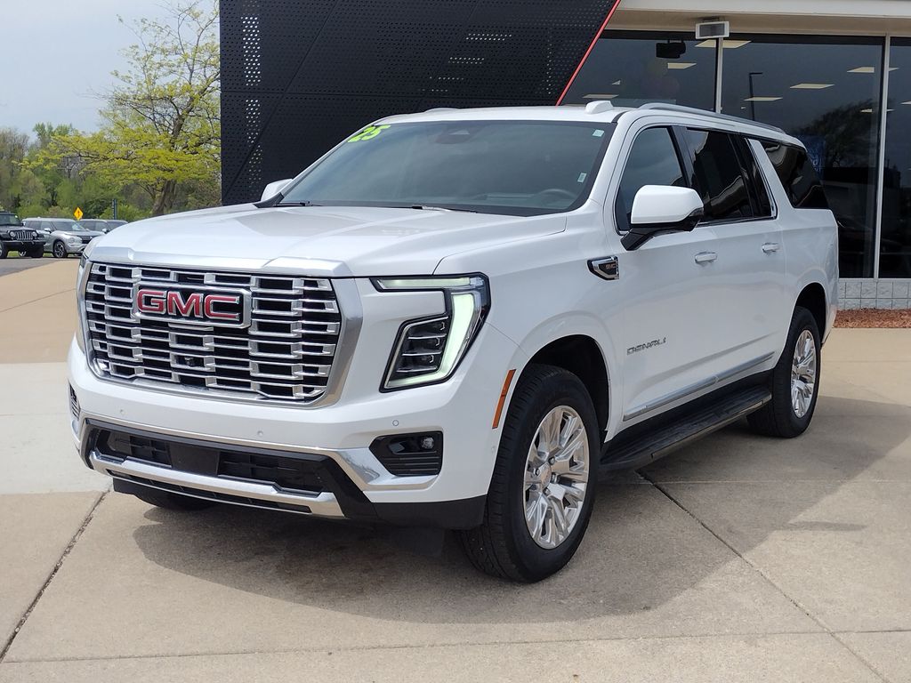 2025 GMC Yukon Denali AWD's photo