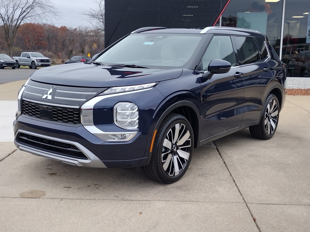 2025 Mitsubishi Outlander SEL's photo