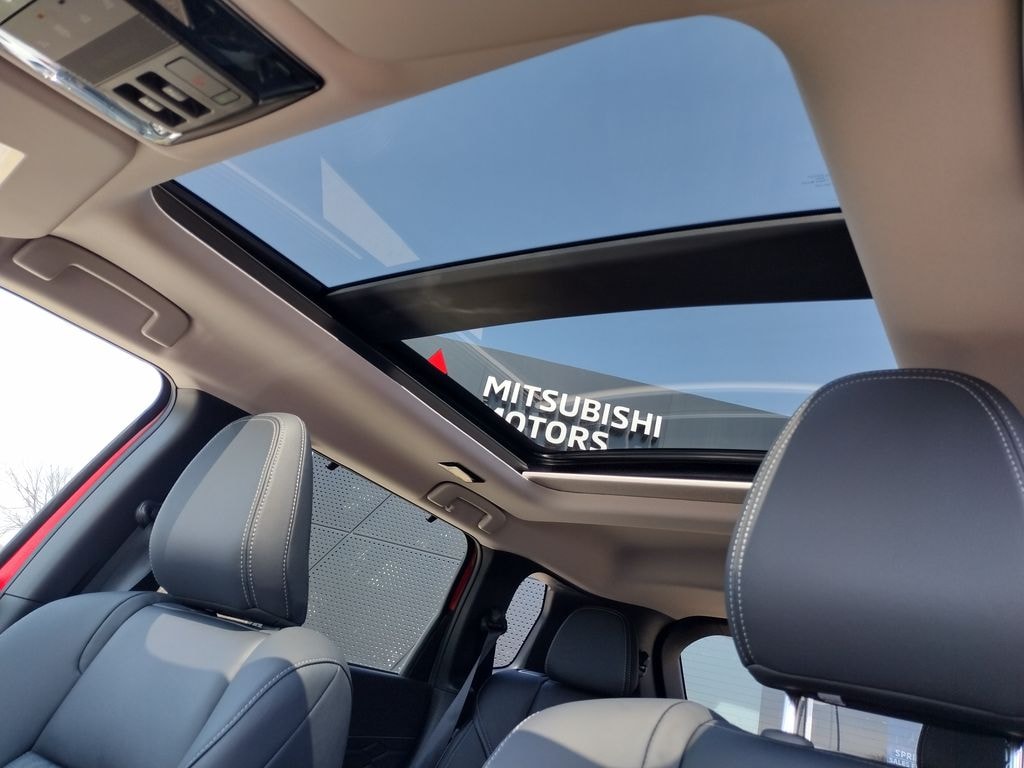 New 2026 Mitsubishi Outlander SEL SUV