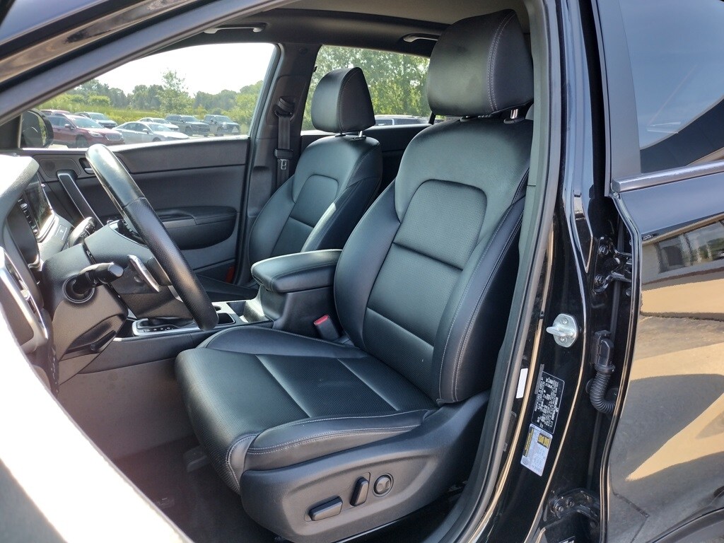 2022 Kia Sportage Nightfall Edition photo 2