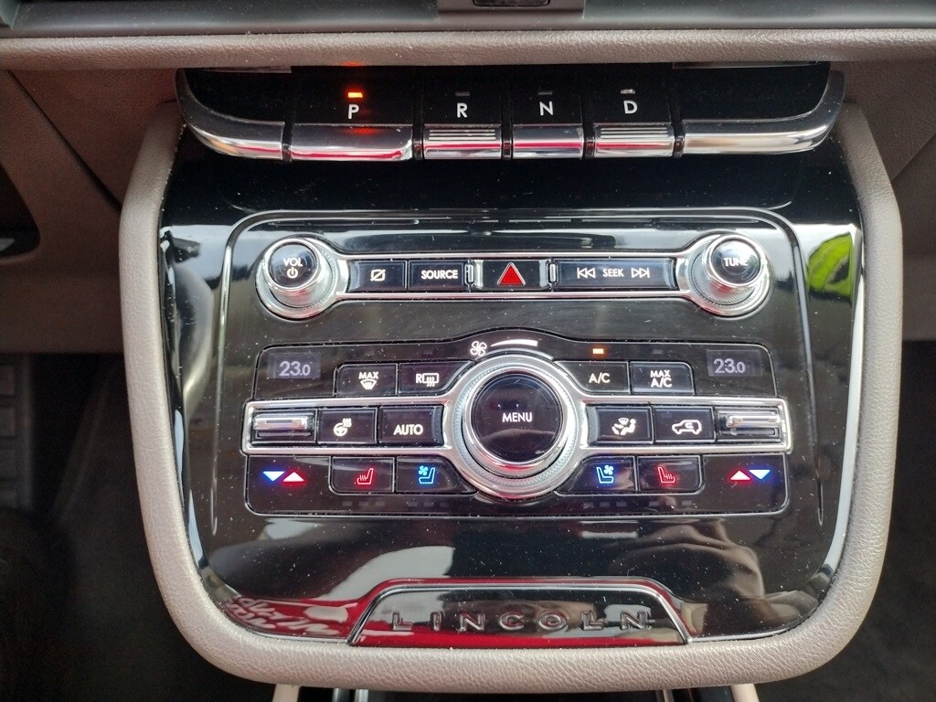 2020 Lincoln Corsair Reserve photo 3