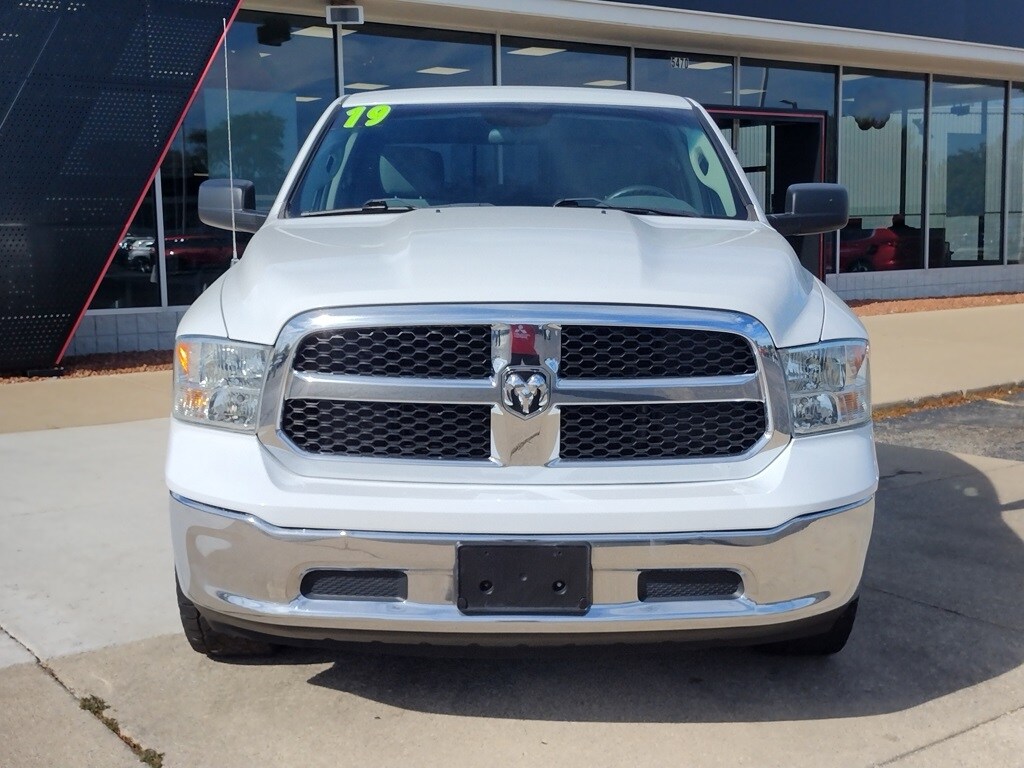 2019 Ram 1500 Classic SLT photo 2