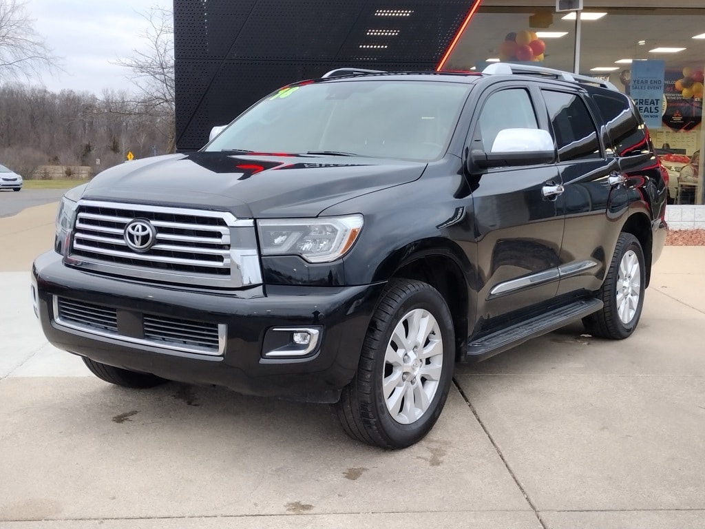 2018 Toyota Sequoia Platinum's photo