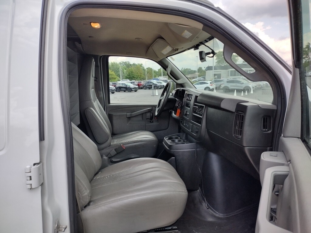 2021 Chevrolet Express 2500 Work Van Cargo photo 2