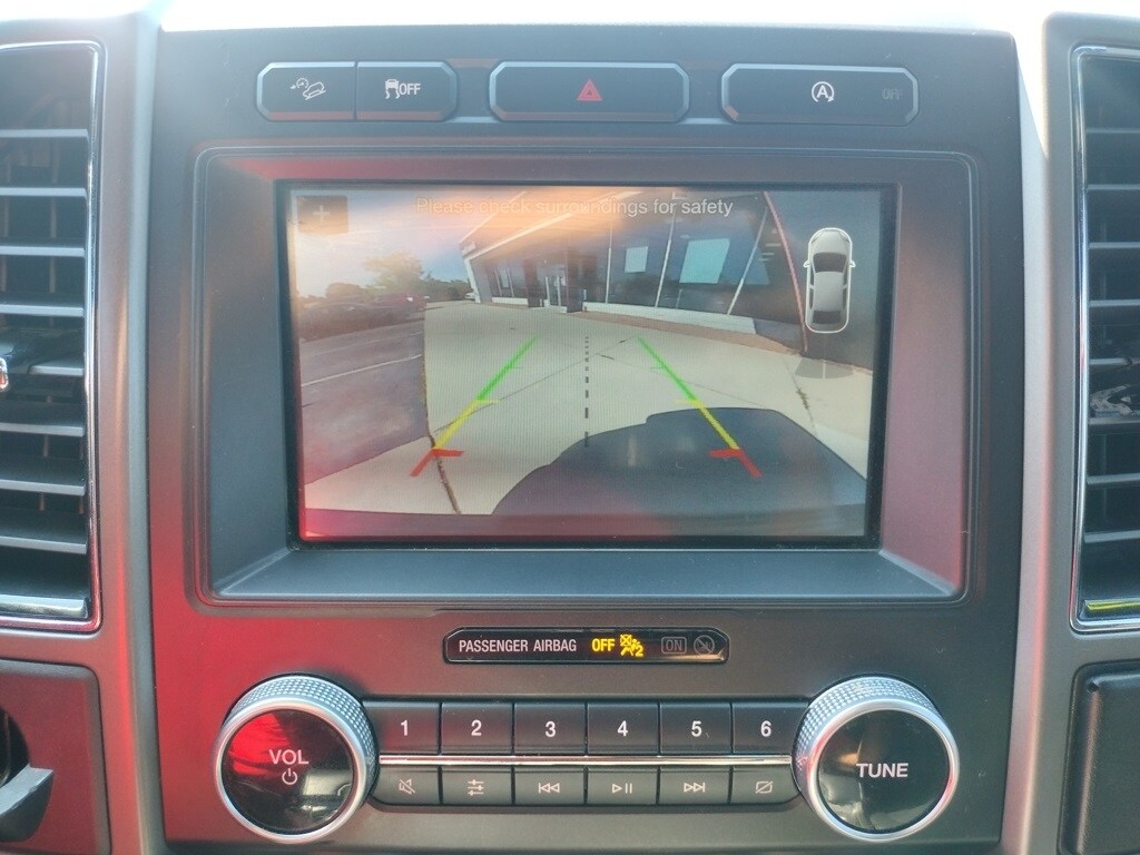 2019 Ford Expedition MAX XLT photo 3