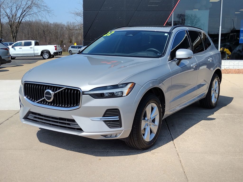2022 Volvo XC60 B5 Momentum AWD's photo