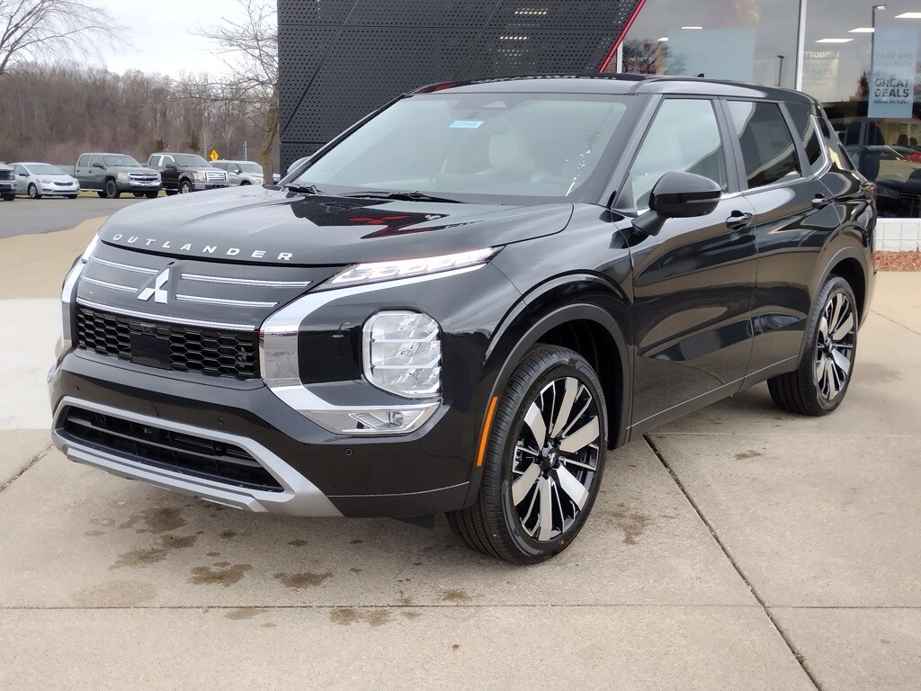 2025 Mitsubishi Outlander SE's photo