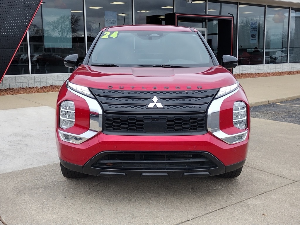 2024 Mitsubishi Outlander SE Black Edition photo 2