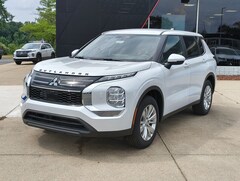 2026 Mitsubishi Outlander ES SUV
