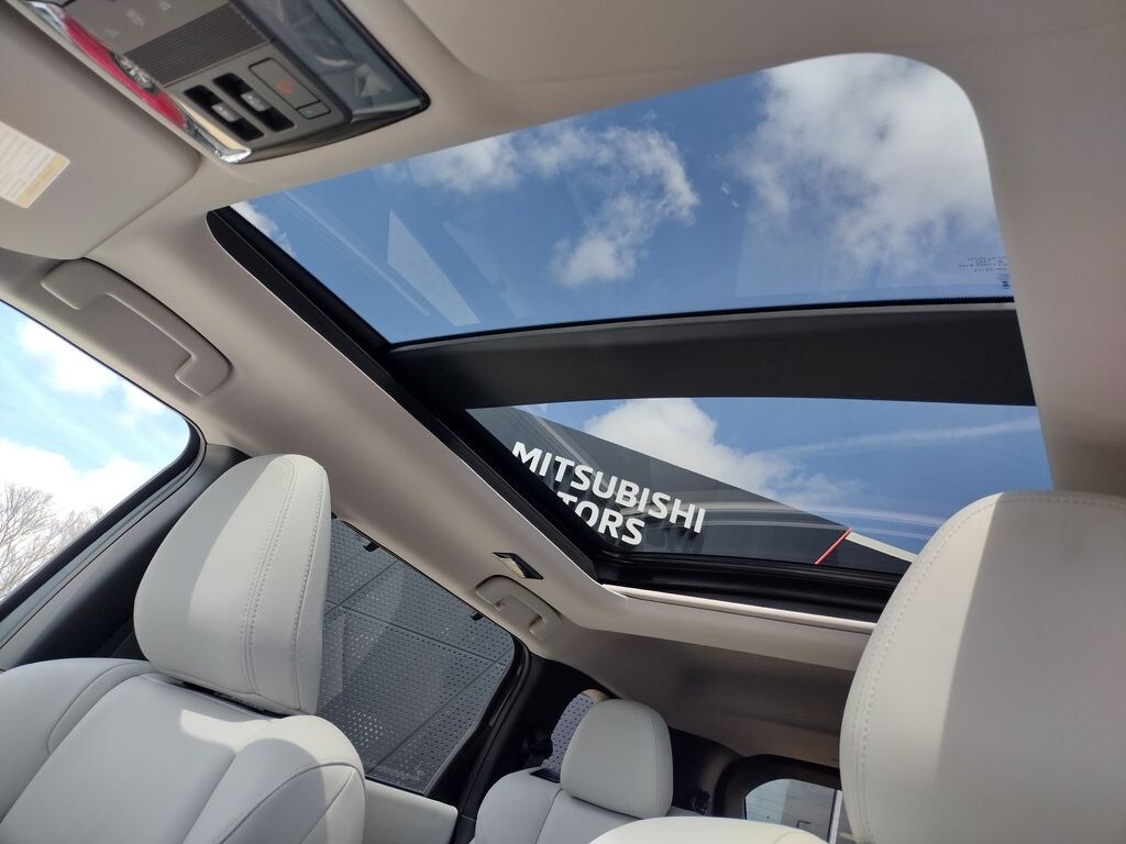 New 2026 Mitsubishi Outlander SEL SUV