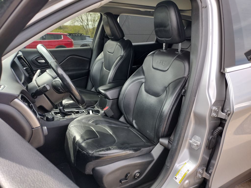 Used 2019 Jeep Cherokee Limited with VIN 1C4PJMDN9KD174511 for sale in Grand Blanc Township, MI