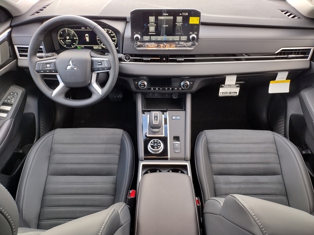 2025 Mitsubishi Outlander PHEV SE photo 2