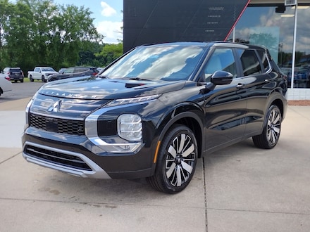 2025 Mitsubishi Outlander SE SUV