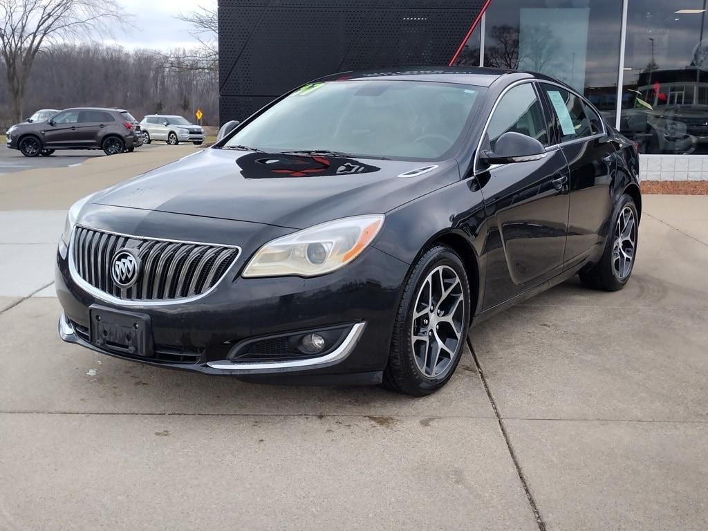 2017 Buick Regal Sport Touring's photo