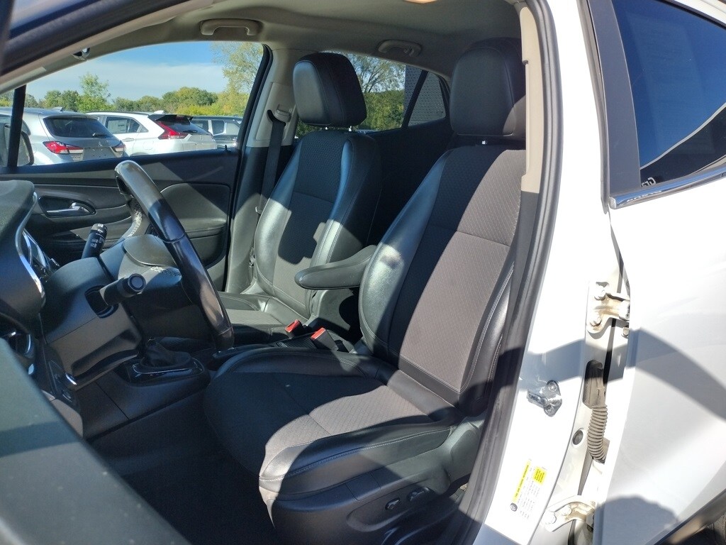 2019 Buick Encore Preferred photo 2