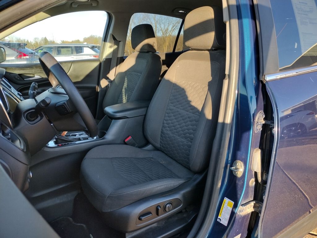 Used 2021 Chevrolet Equinox LT with VIN 3GNAXUEV5ML342488 for sale in Grand Blanc Township, MI