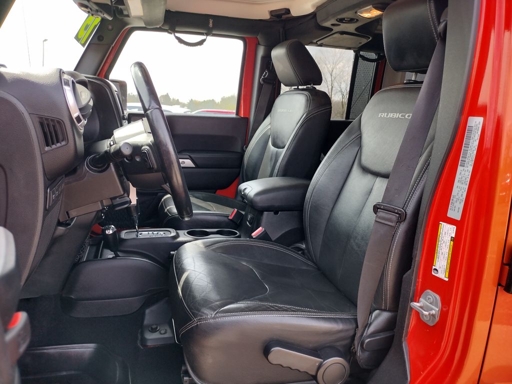 Used 2015 Jeep Wrangler Unlimited Rubicon with VIN 1C4BJWFG1FL702705 for sale in Grand Blanc Township, MI