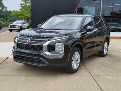 2026 Mitsubishi Outlander ES SUV