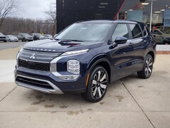 2025 Mitsubishi Outlander SE SUV