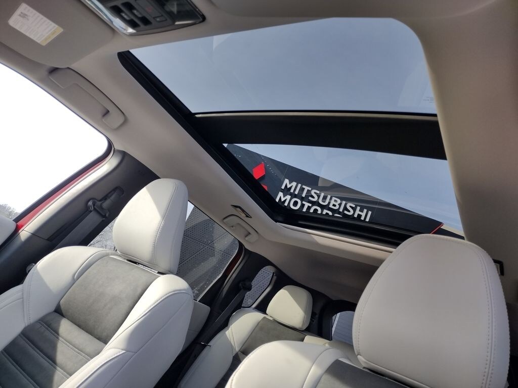 New 2026 Mitsubishi Outlander SE SUV