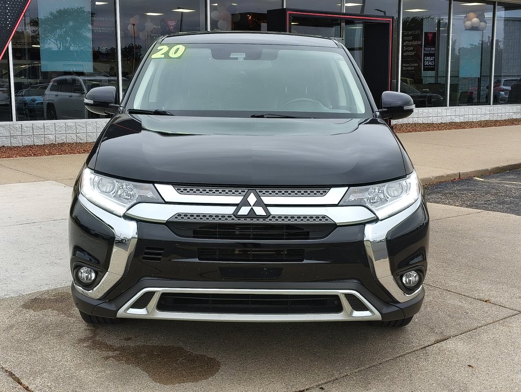 Used 2020 Mitsubishi Outlander SE with VIN JA4AZ3A39LZ042102 for sale in Grand Blanc Township, MI
