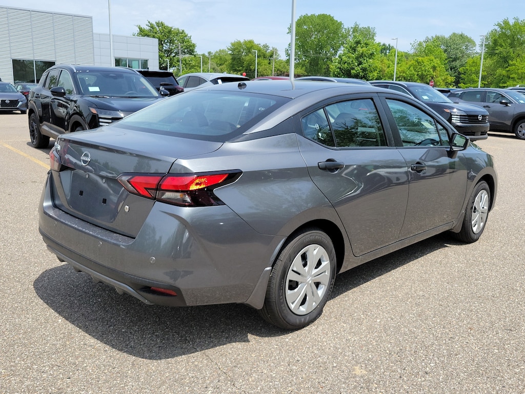 New 2025 Nissan Versa 1.6 S Sedan