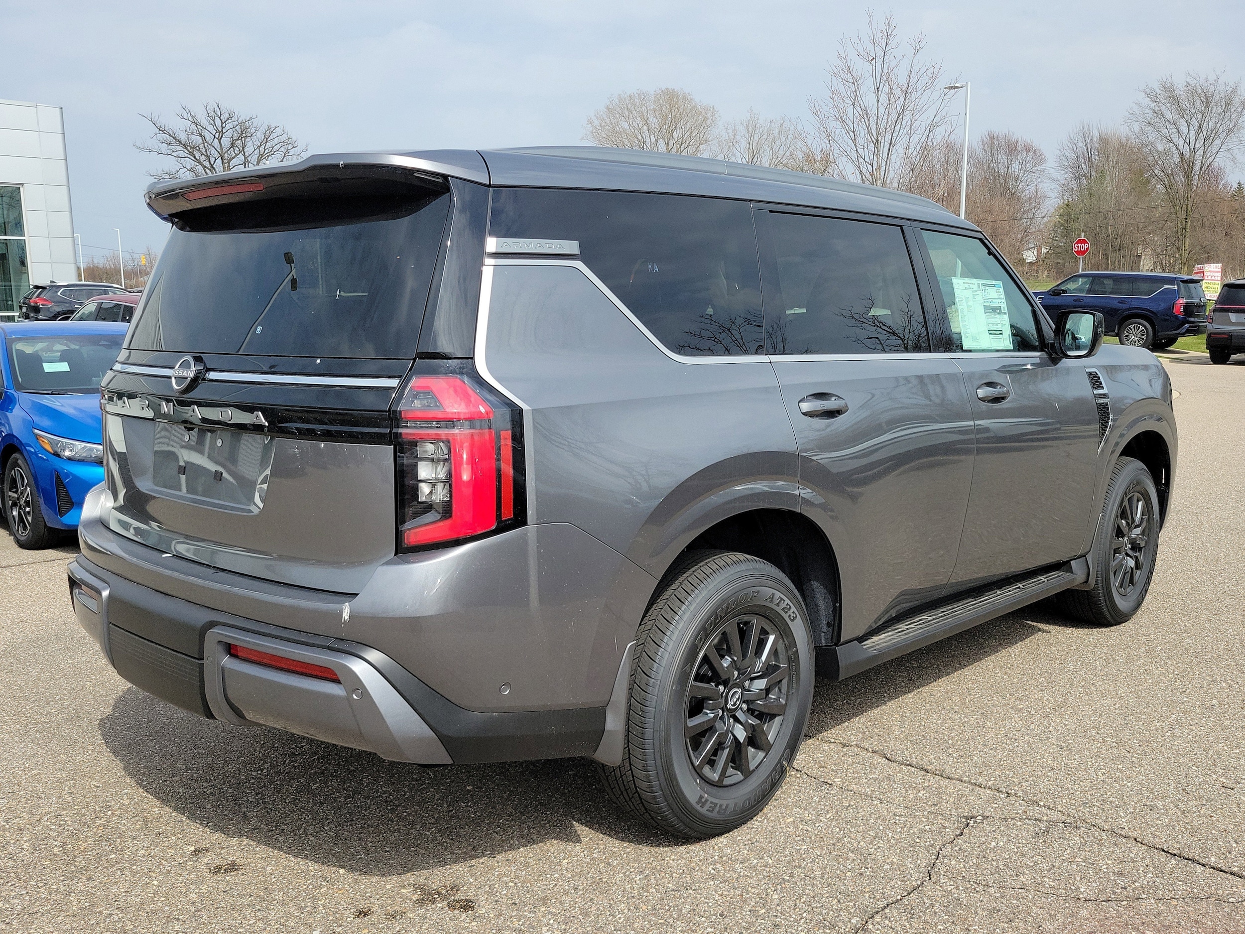 2025 Nissan Armada SV - Photo 4